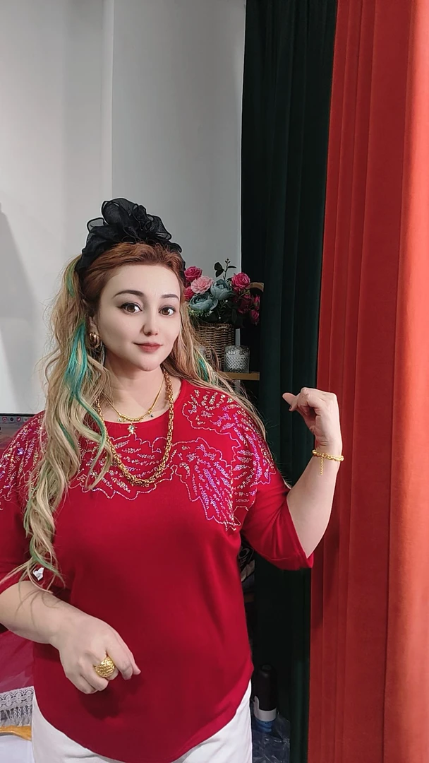 好看衣服时尚嘻嘻