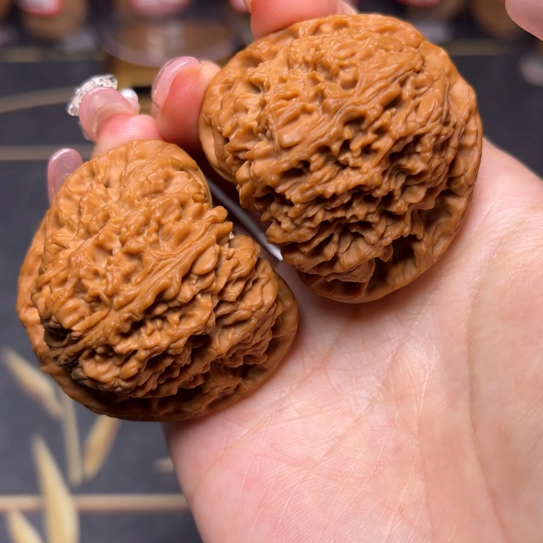 文玩核桃吊坠三角疆