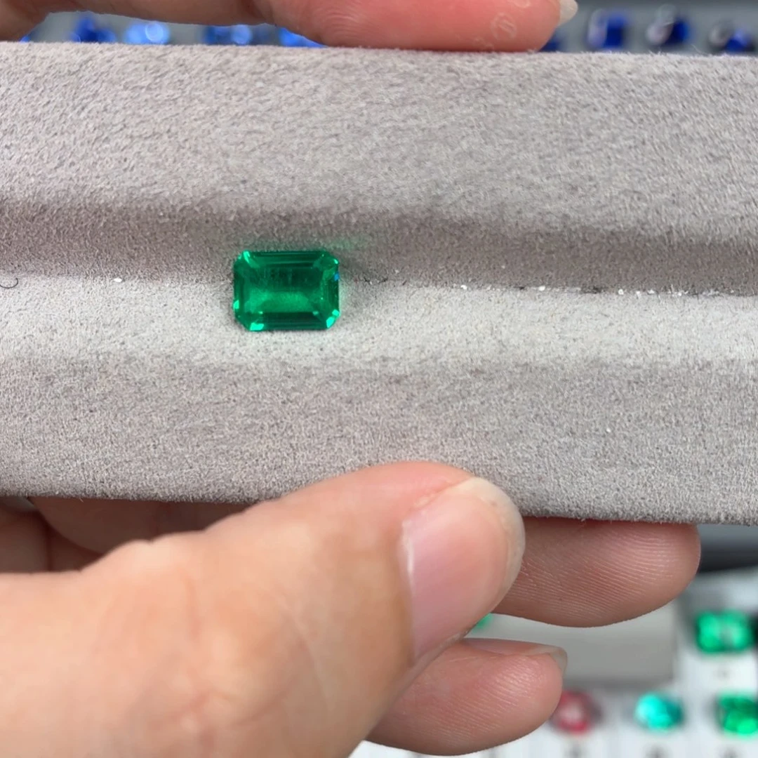 合成（培育）祖母绿裸石未镶嵌科****棕1.25ct