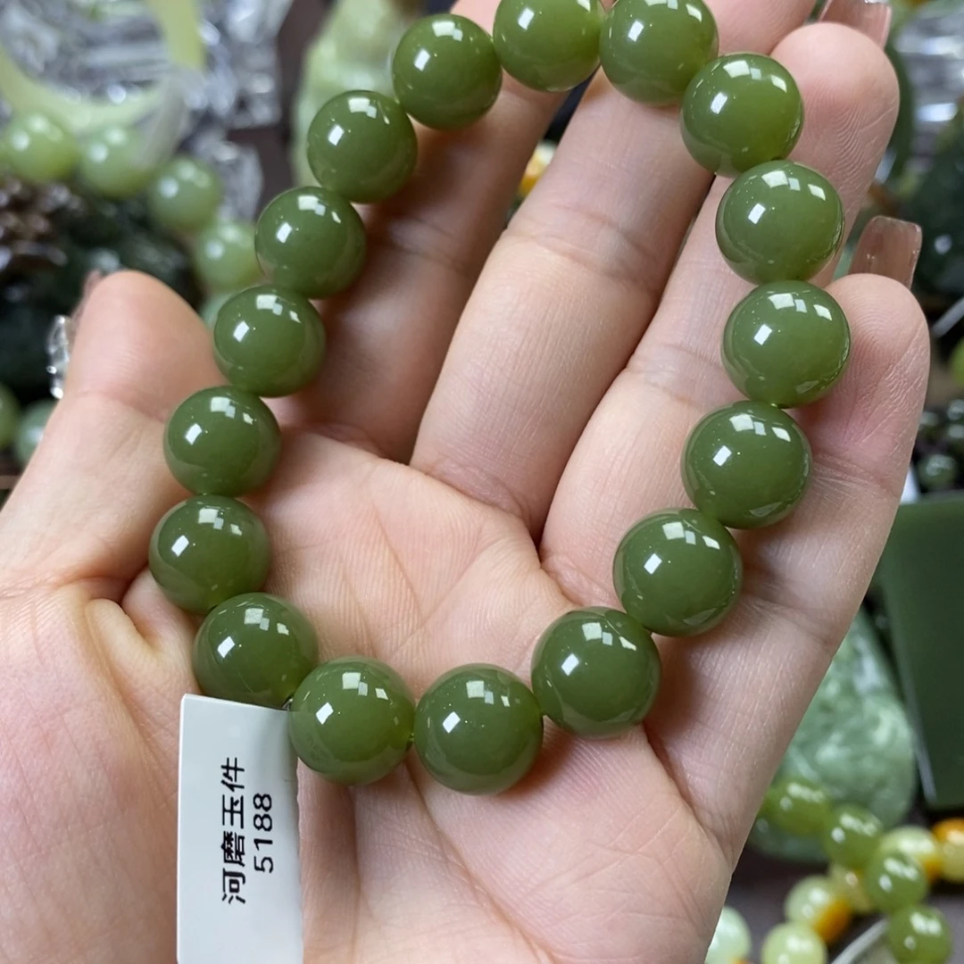 手串未镶嵌透闪石质玉淡**痕