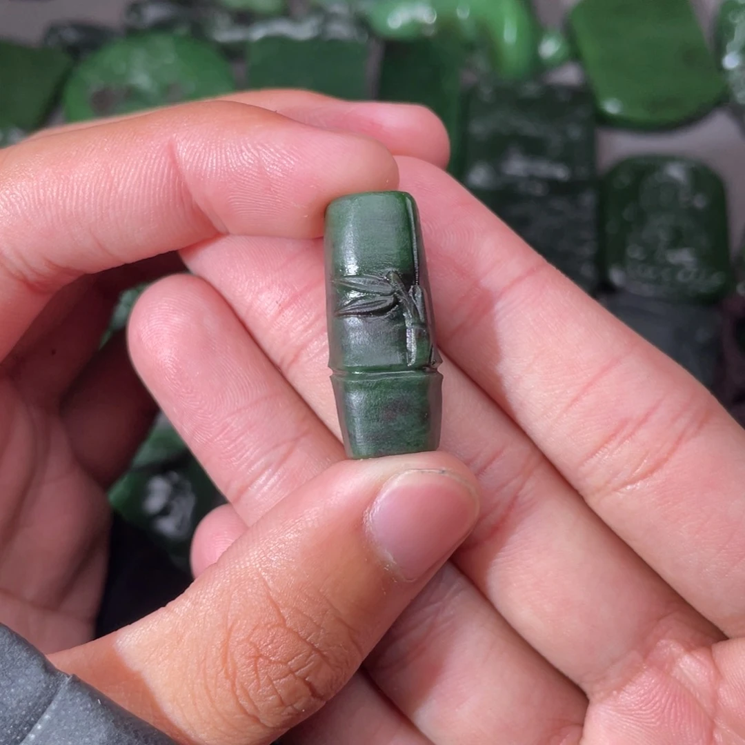 和田玉（碧玉）颈饰未镶嵌定制