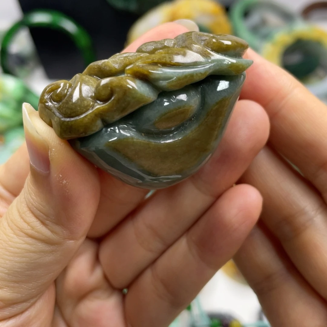 颈饰未镶嵌翡翠牌子