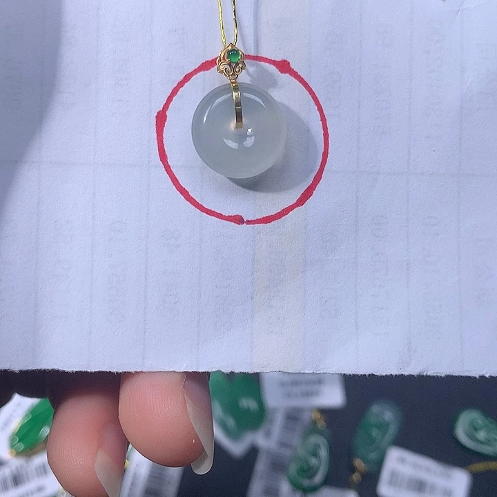 翡翠挂件18K金镶嵌我