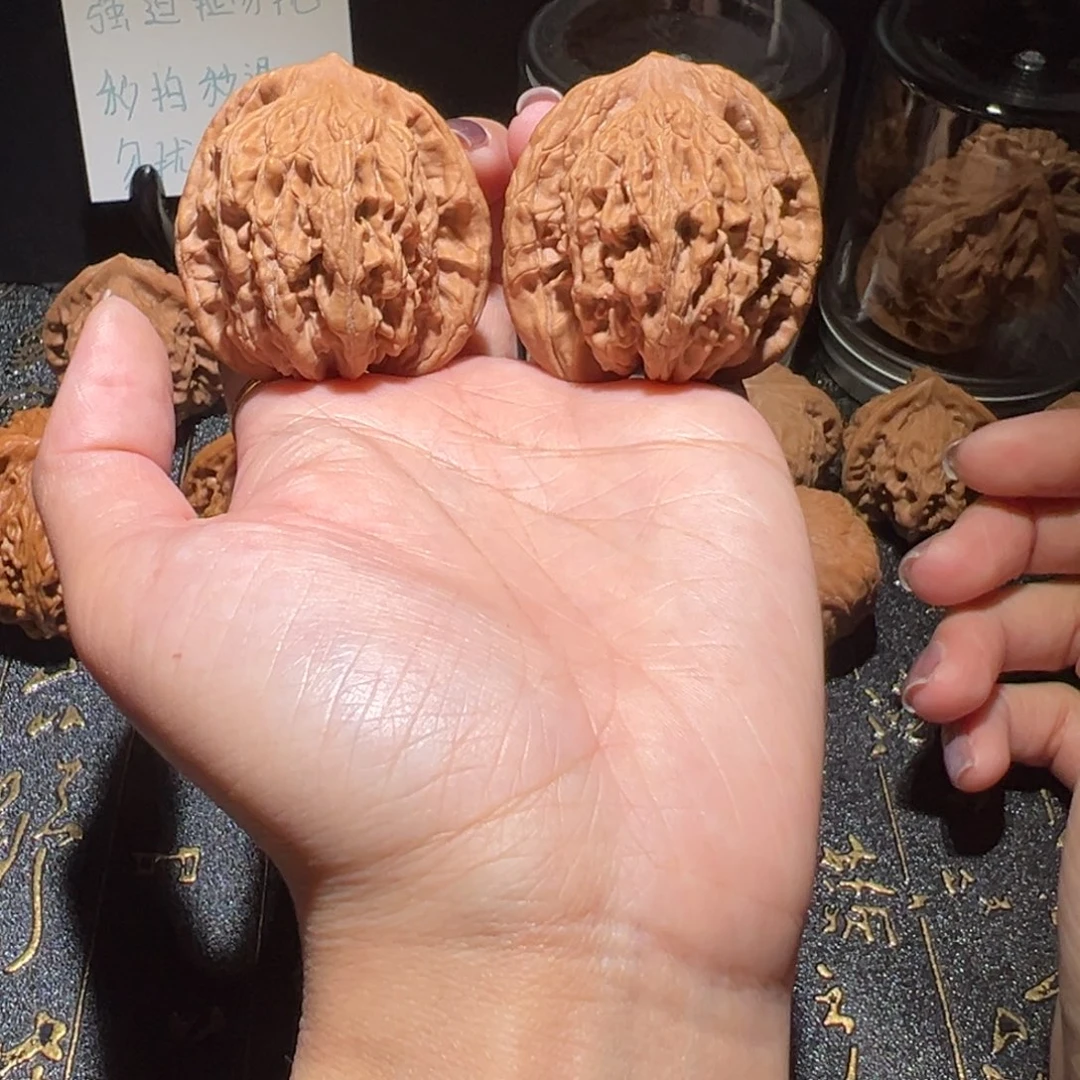 文玩核桃吊坠虎头43手把件88