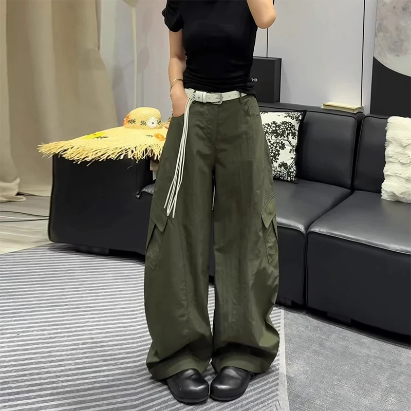 军绿色弯刀阔腿裤女夏薄款2025新款设计感宽松显瘦休闲速干工装裤