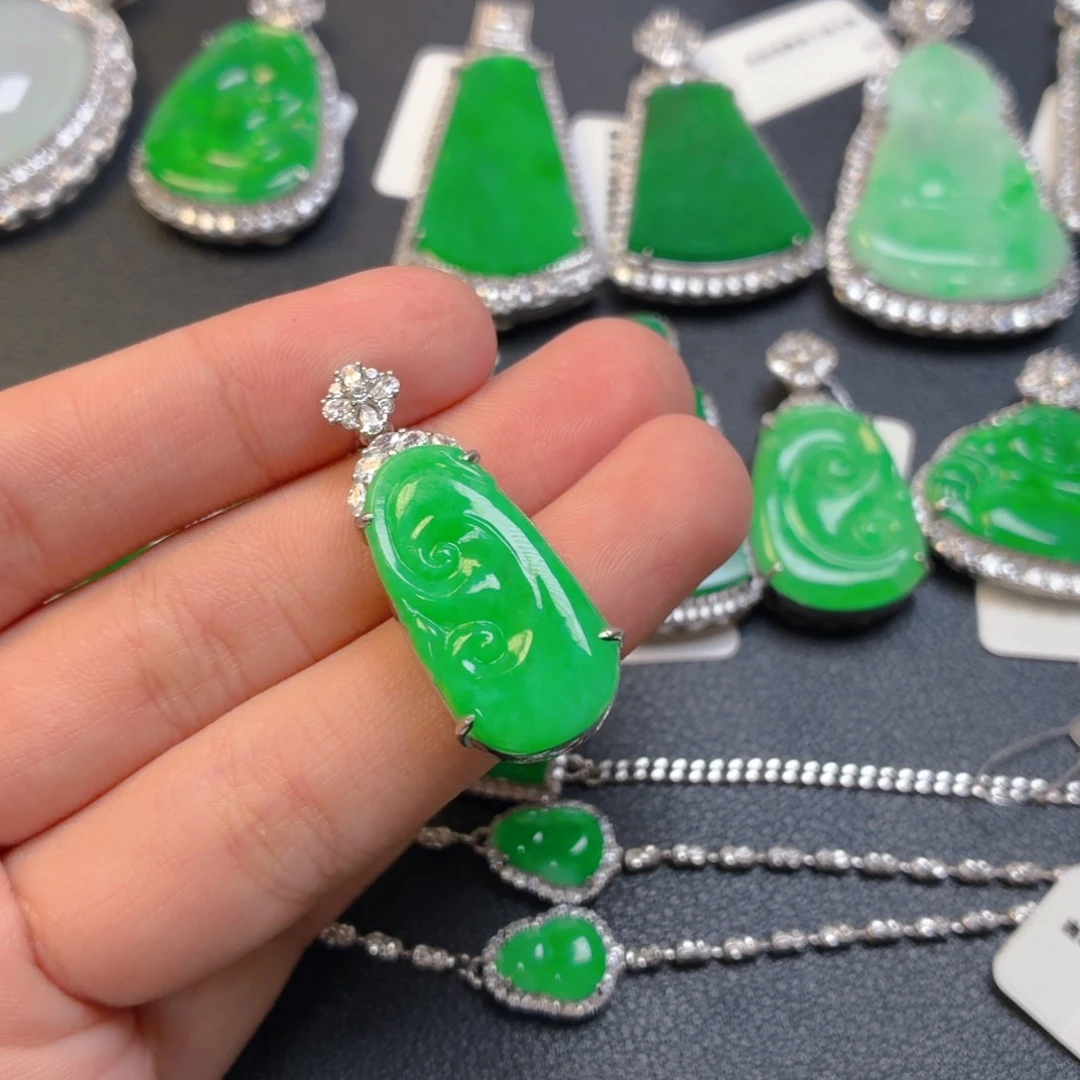 延***神翡翠银S925镶嵌颈饰