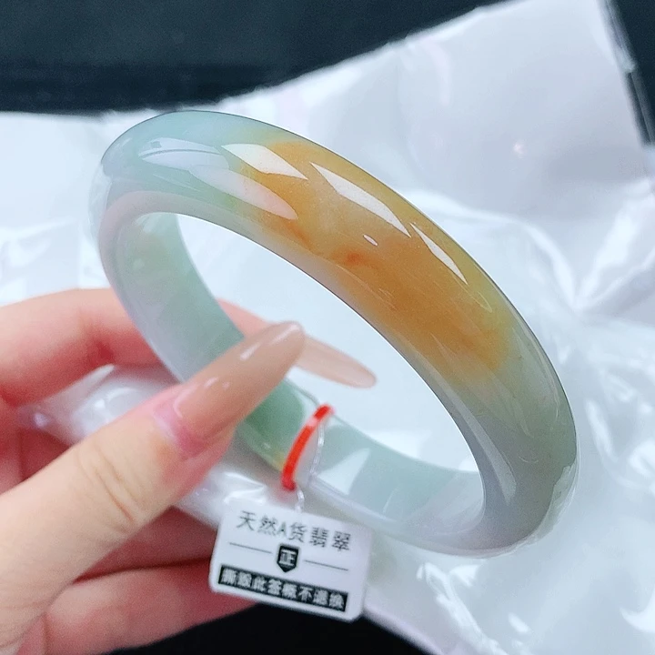 翡翠手镯未镶嵌62轮胎