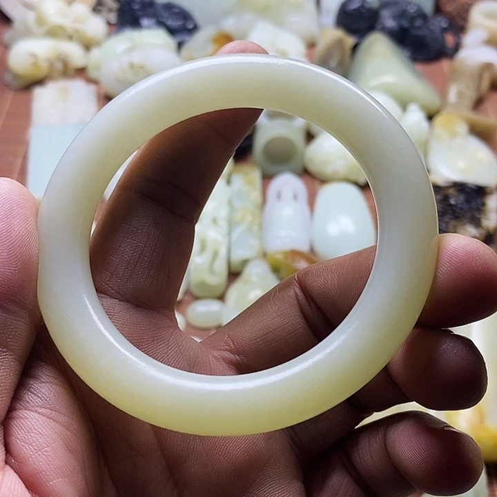 东***和田玉未镶嵌挂件