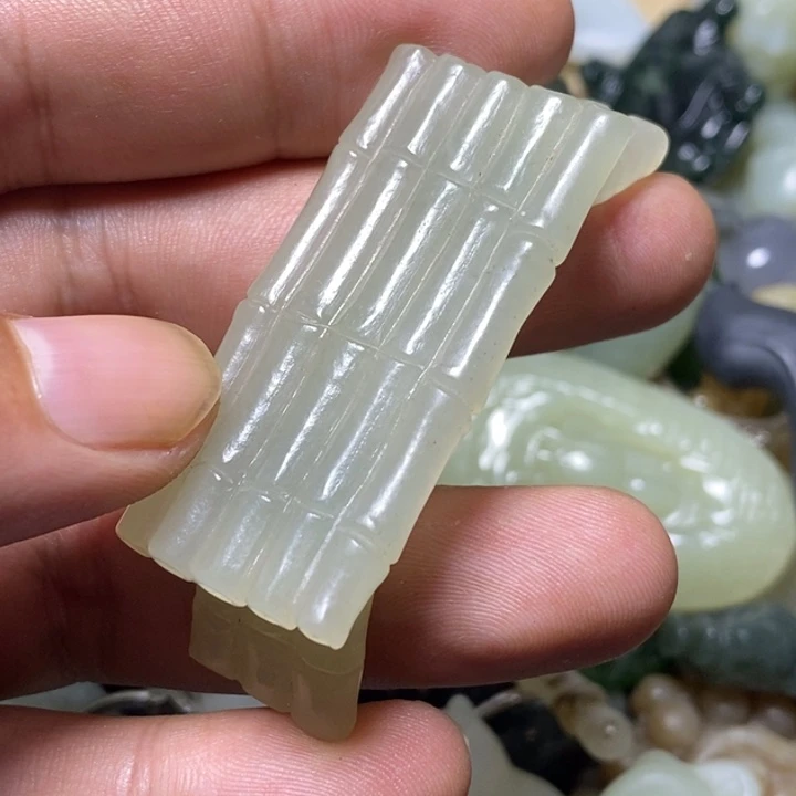 和田玉（糖玉）未镶嵌颈饰