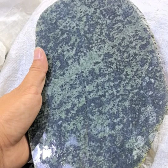 用***9有机玻璃藏玉药王石原石片一个