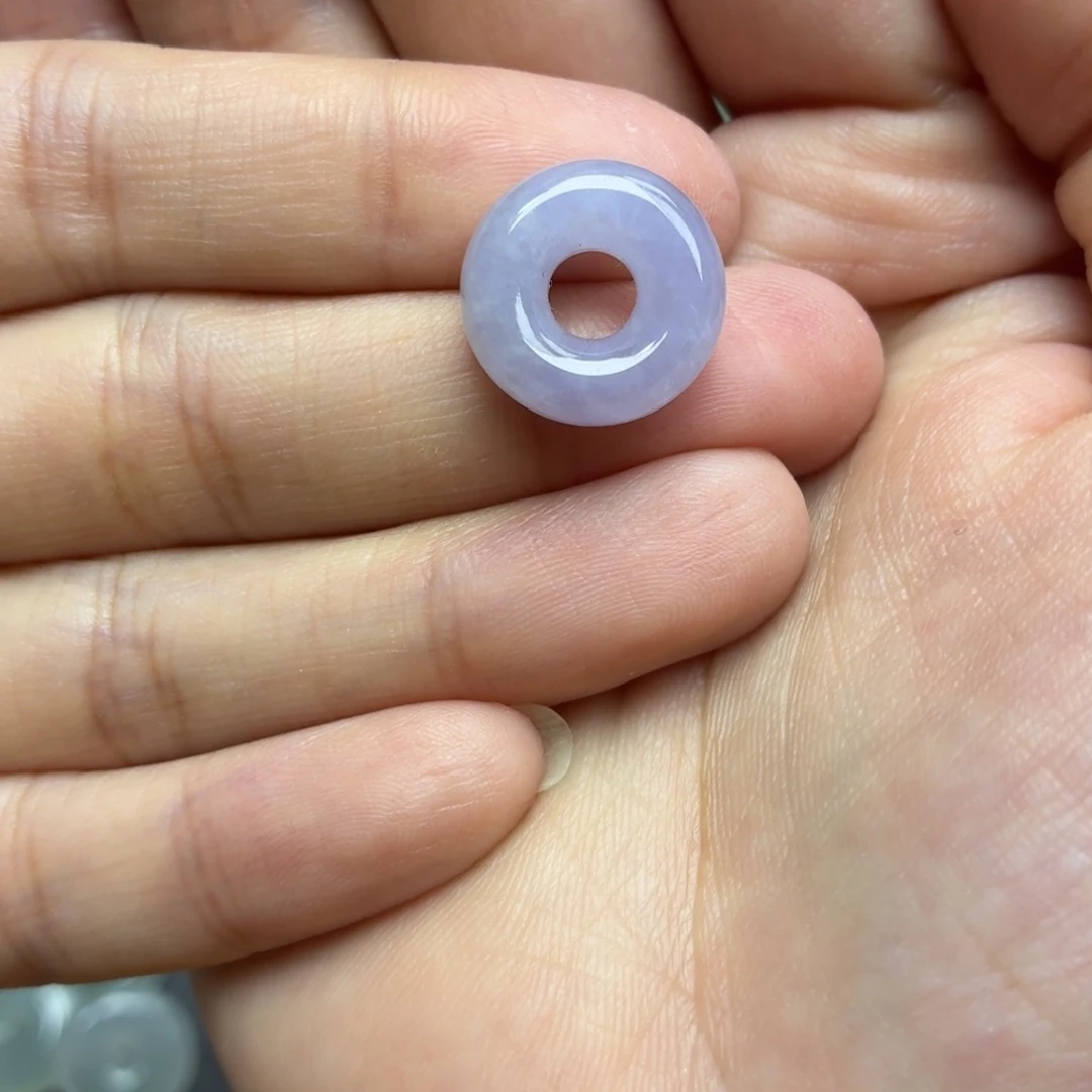 翡翠未镶嵌颈饰紫甜甜圈