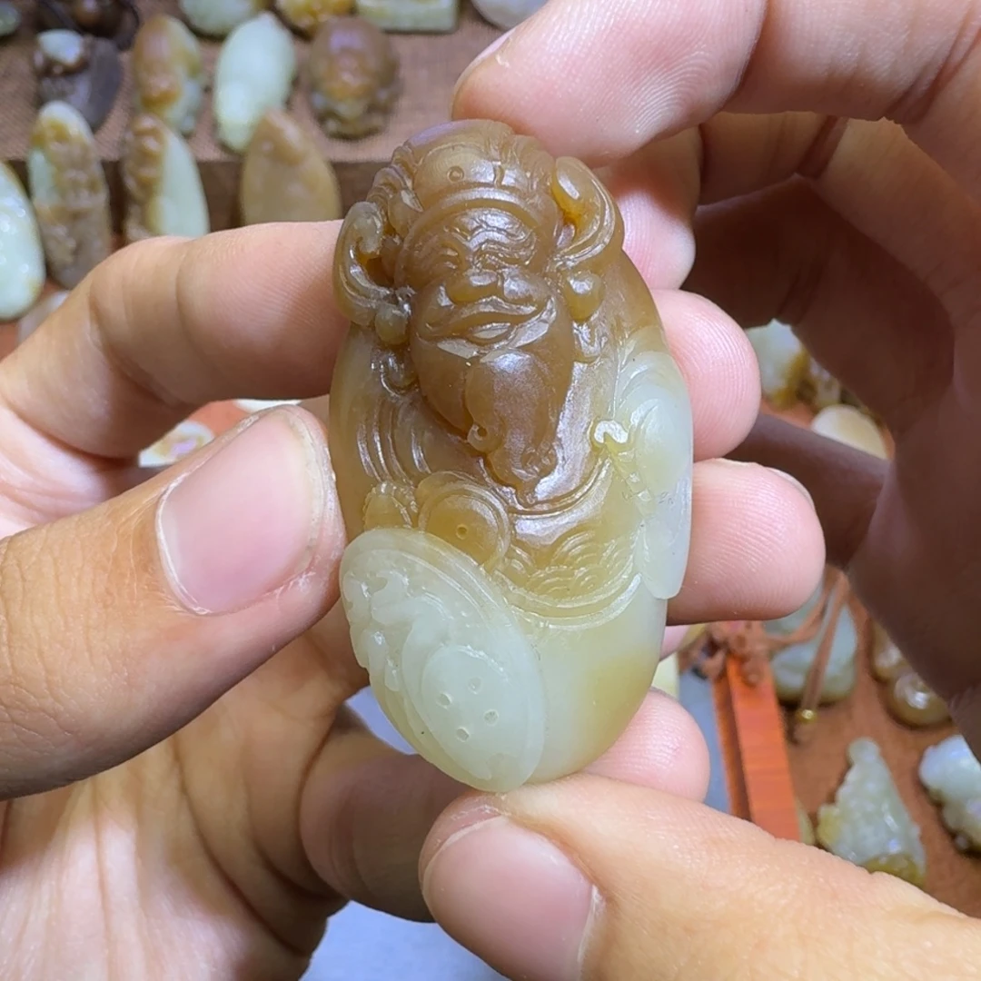 龍***)和田玉未镶嵌颈饰