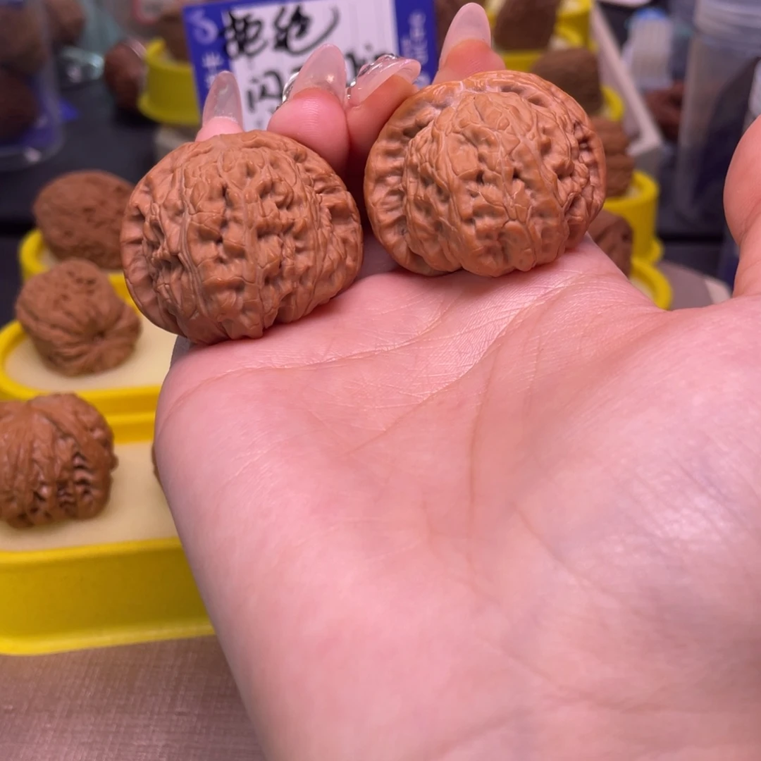 文玩核桃吊坠闷白40全