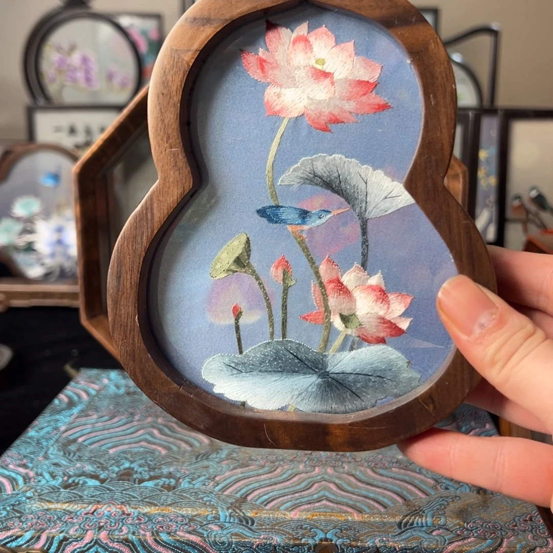 被***了刺绣纯手工刺绣双面绣实木摆件