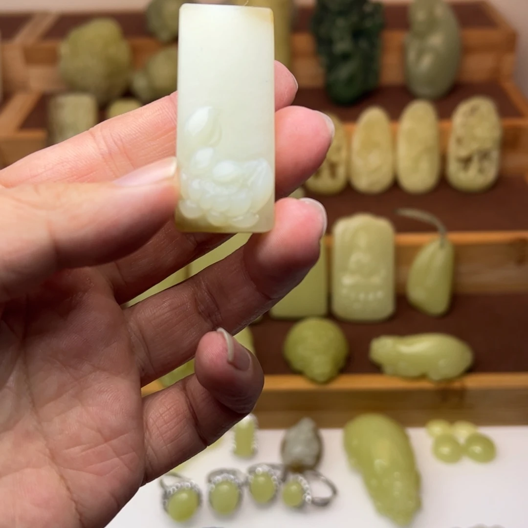 和田玉（黄玉）未镶嵌颈饰