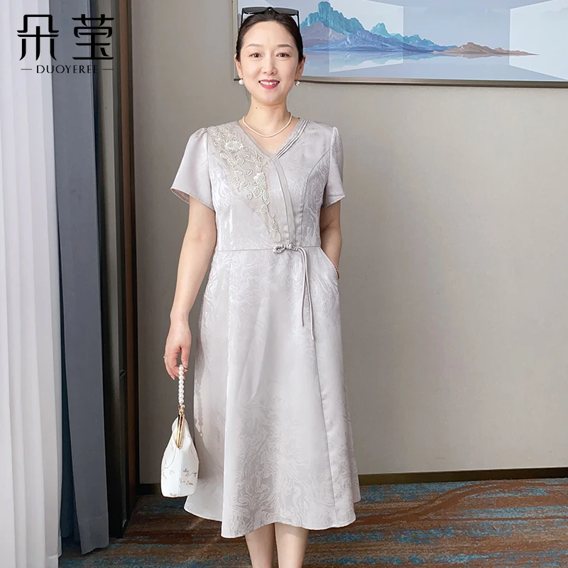 中年妈妈夏装2025新款洋气连衣裙40岁50中老年女时尚减龄裙子