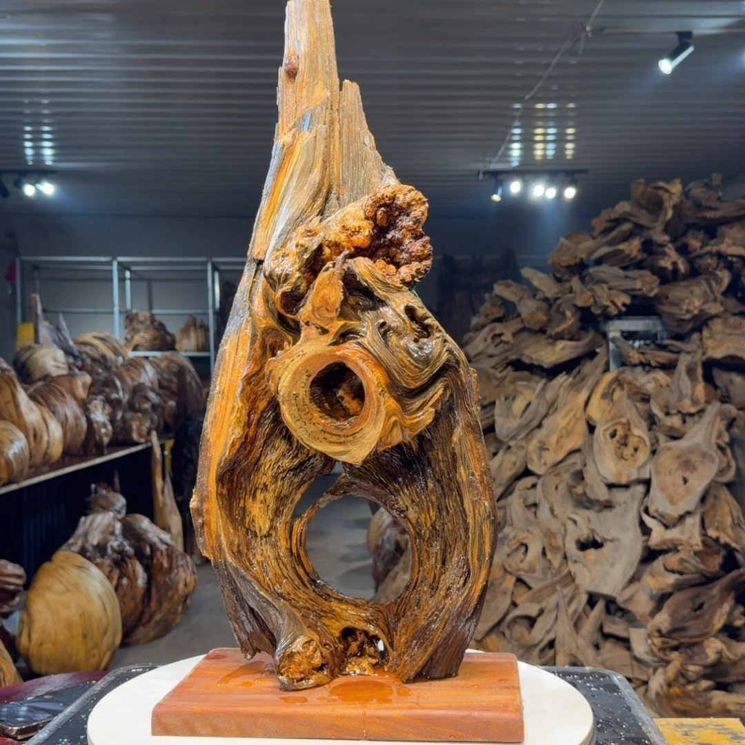 ****恙木王一刀琥珀木摆件34