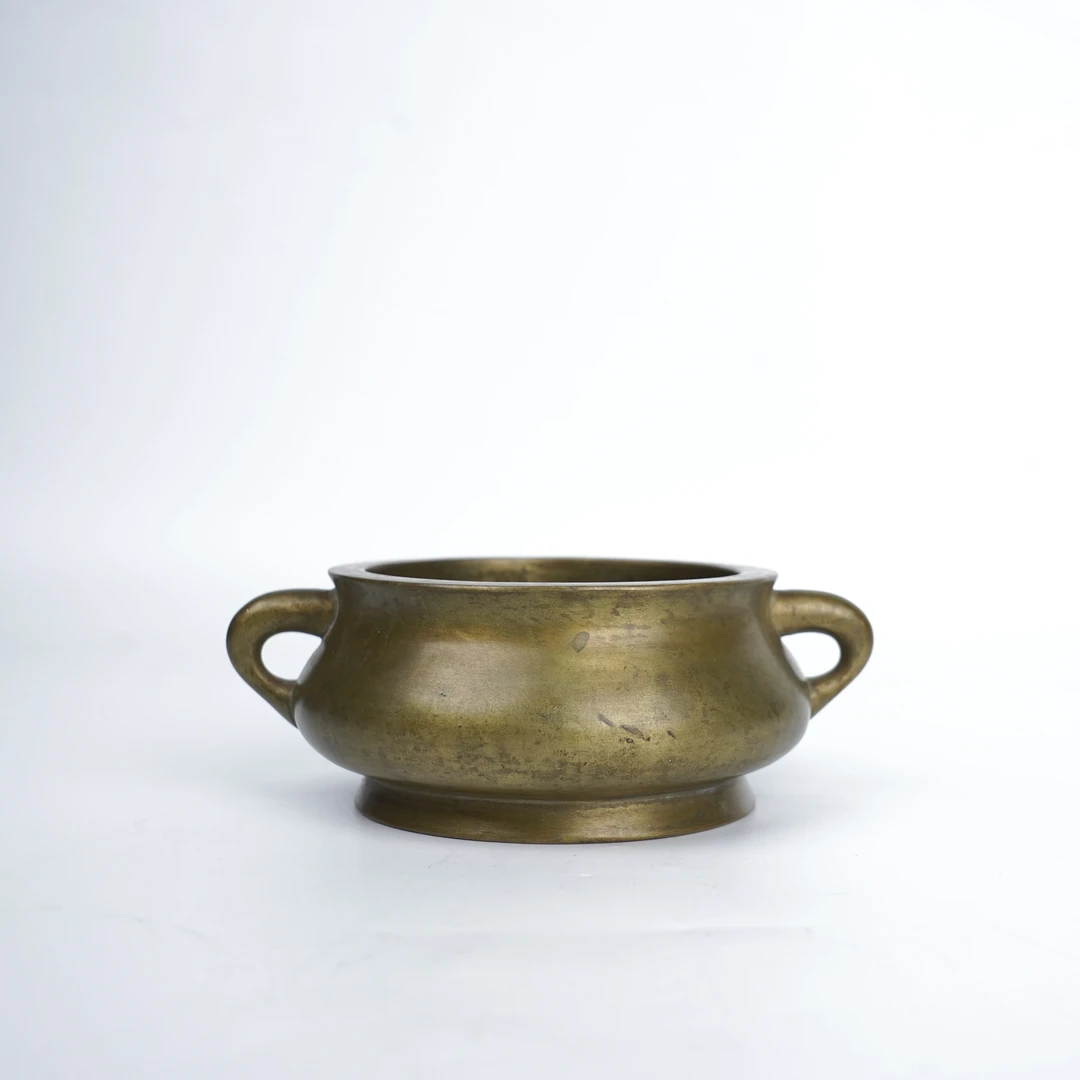 Lot022清中期宣德年制铜蚰耳炉