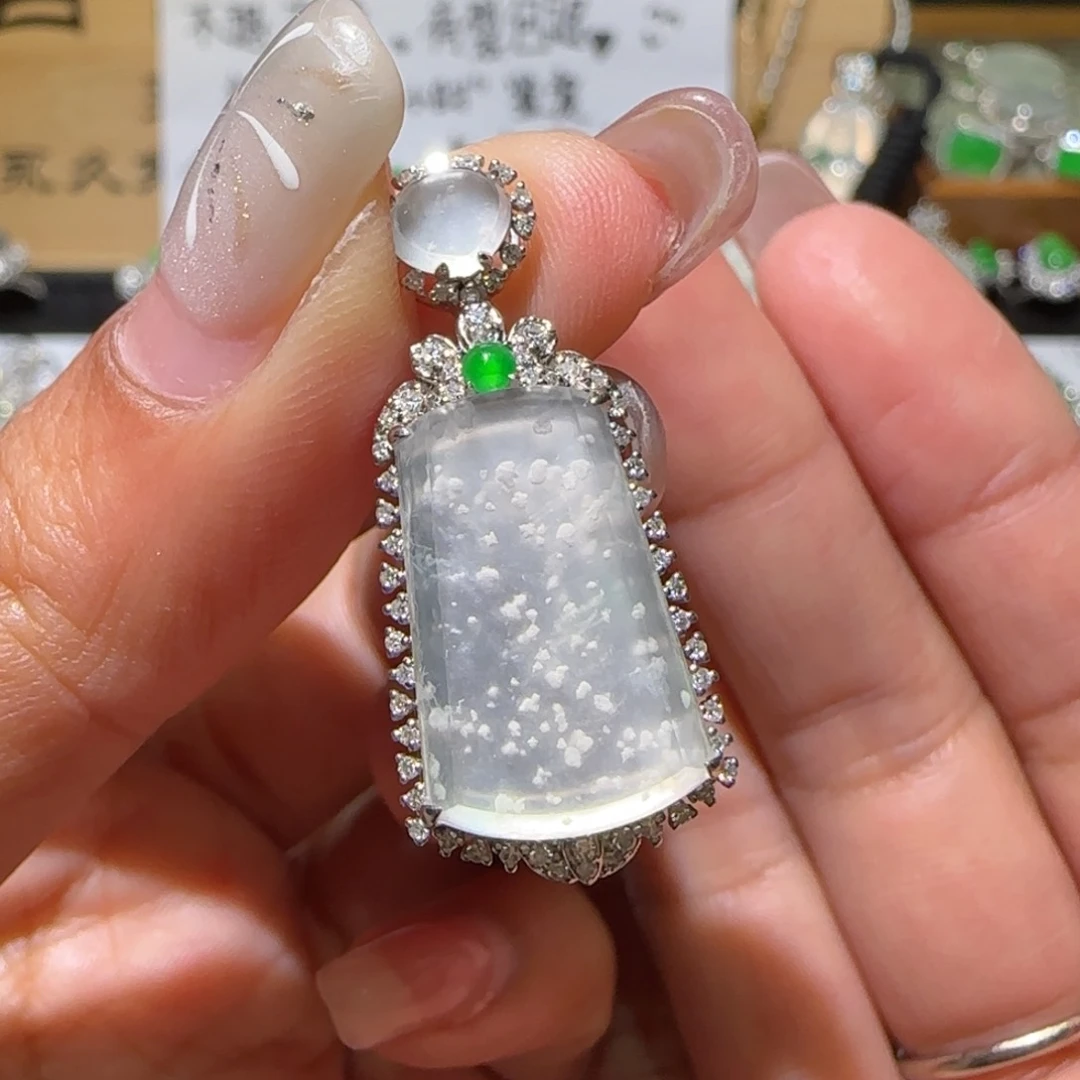 【闪购商品】翡翠颈饰18K金镶嵌缅甸