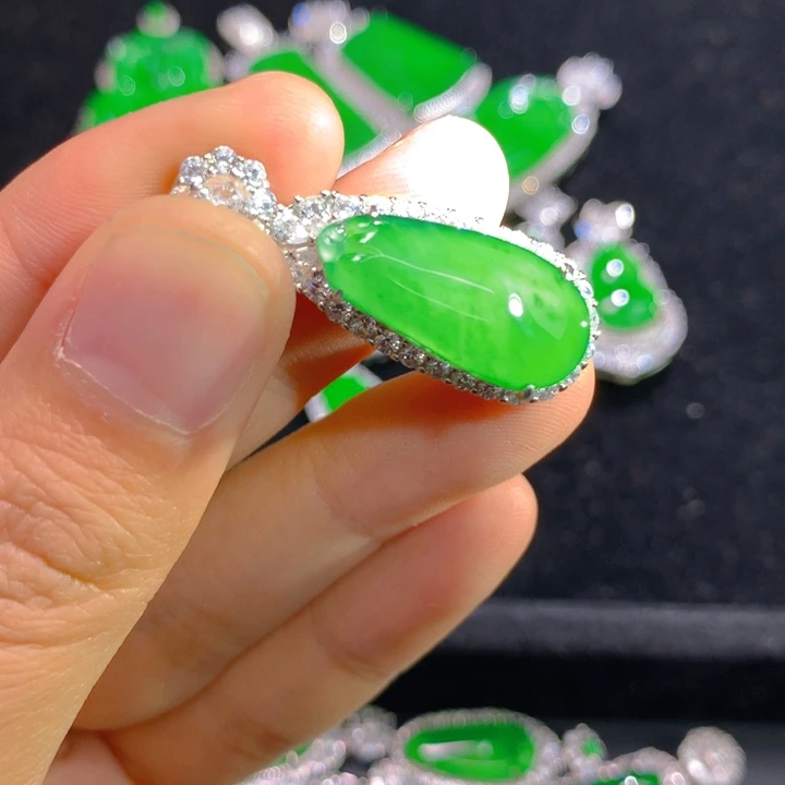 翡翠颈饰银S925镶嵌一个