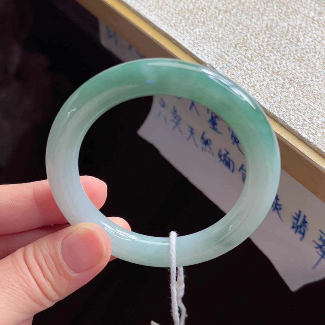 翡翠未镶嵌手镯手镯