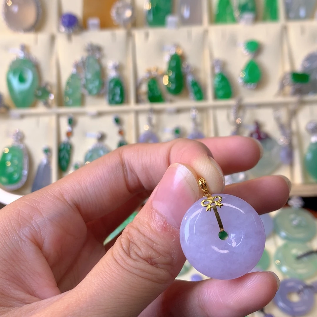 翡翠颈饰18K金镶嵌吊坠