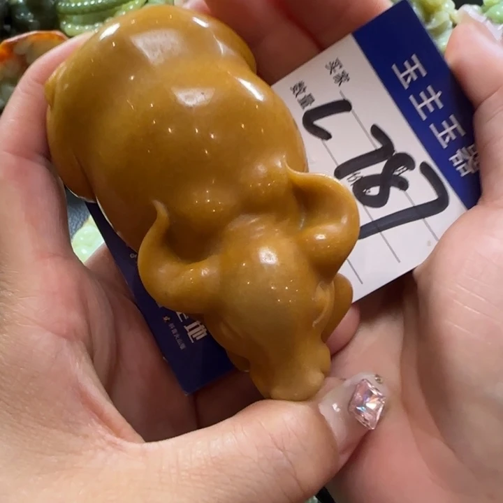 透闪石质玉未镶嵌把件