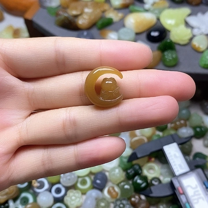 未镶嵌和田玉挂件