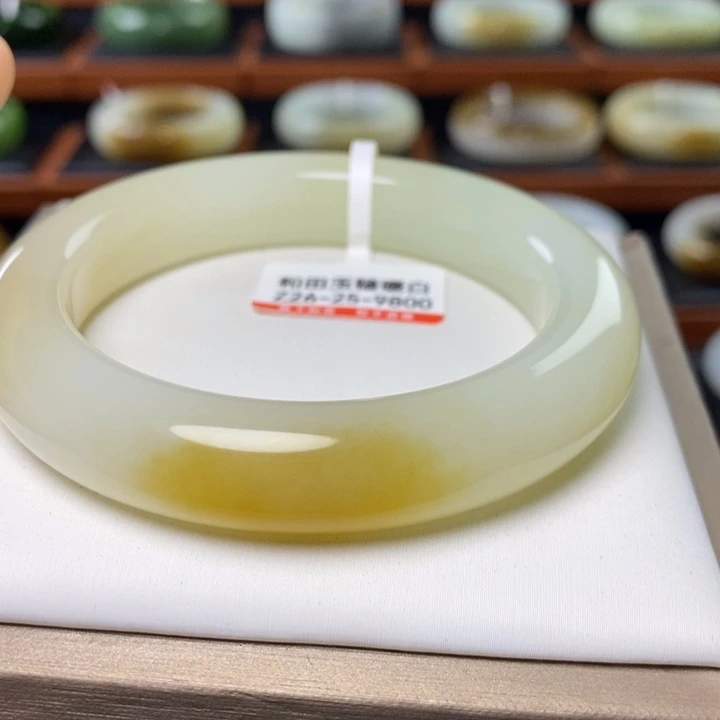 和田玉（糖玉）手镯未镶嵌