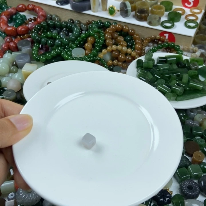 和田玉未镶嵌珠宝半成品C**n