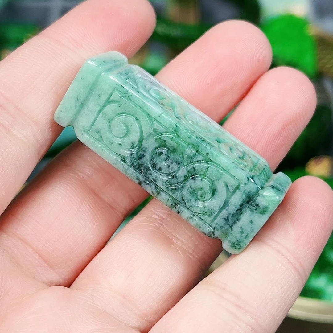 翡翠颈饰未镶嵌吊坠