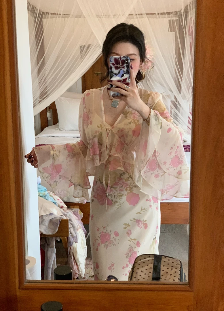 断码《新品》2025春夏款贵气女人风粉色碎花两件套连衣裙连衣裙M09