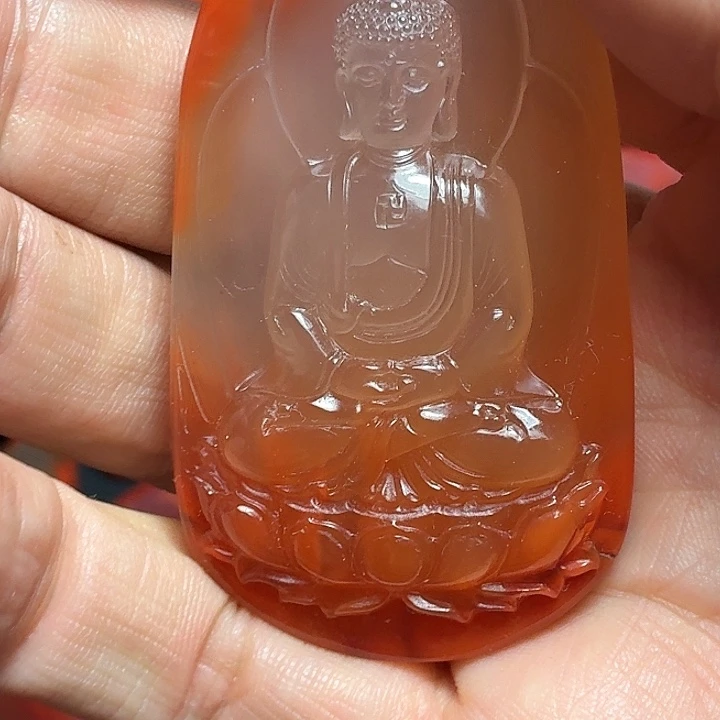 逛***看南红玛瑙未镶嵌富甲