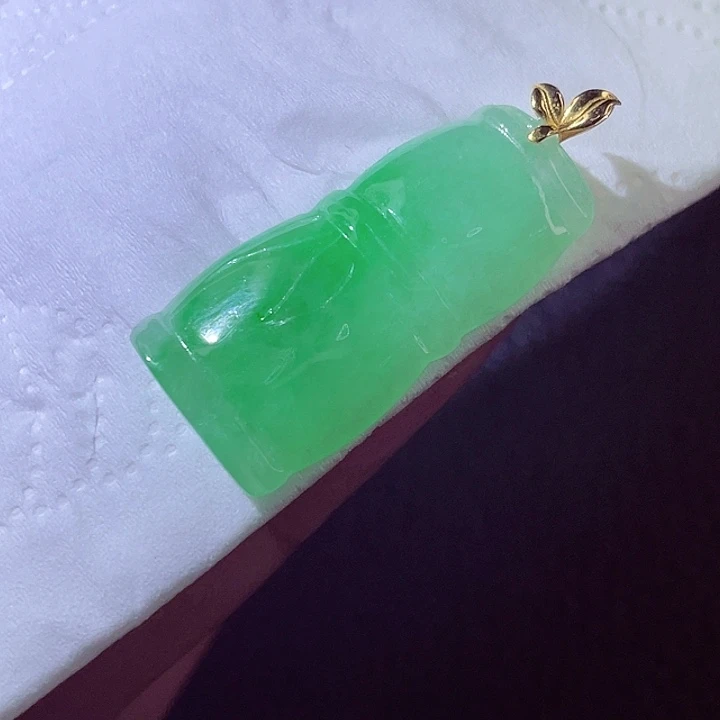 翡翠18K金镶嵌颈饰翡翠