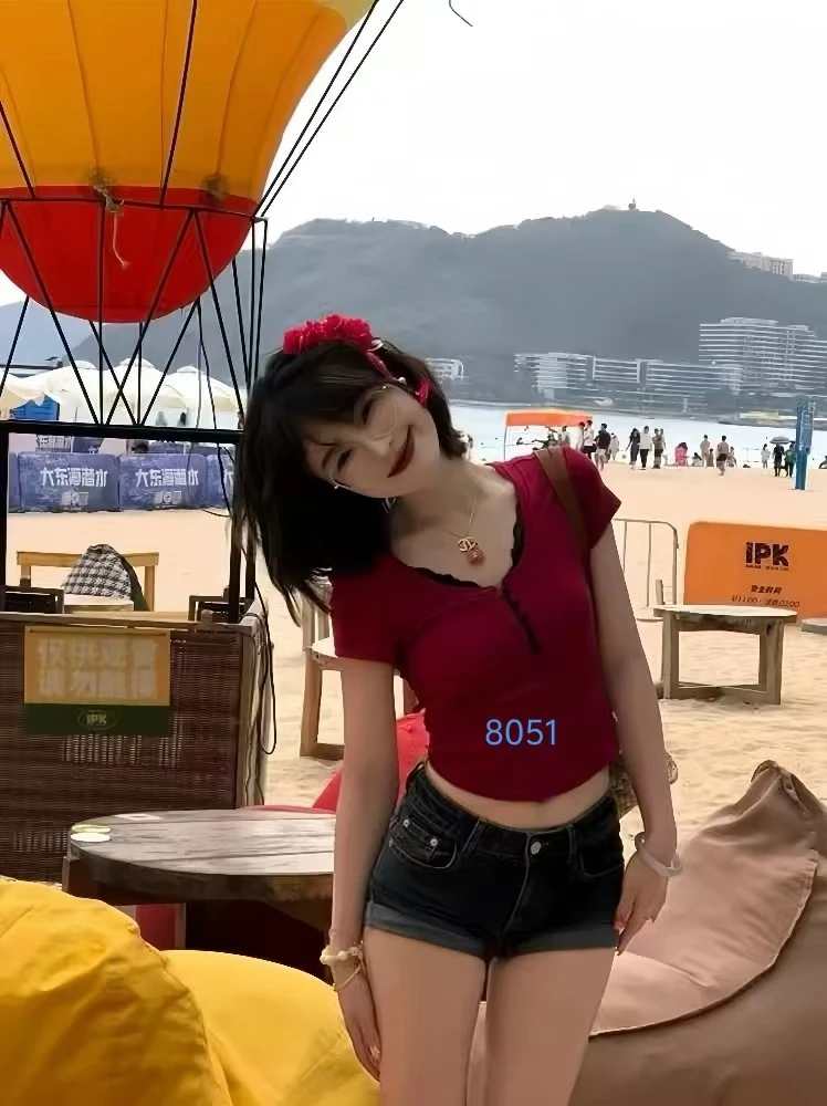 珊珊家大码甜辣妹蕾丝拼接短袖T恤