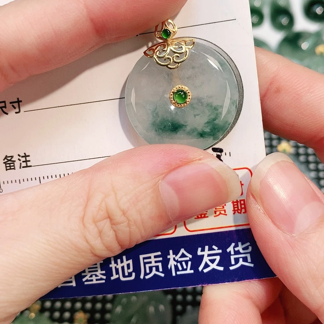翡翠颈饰18K金镶嵌吊坠