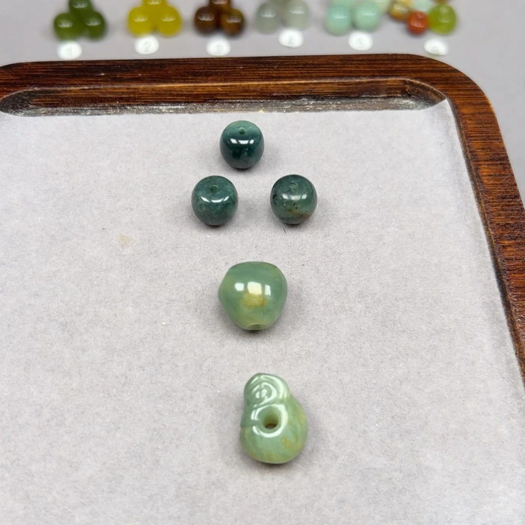 未镶嵌蛇纹石玉颈饰