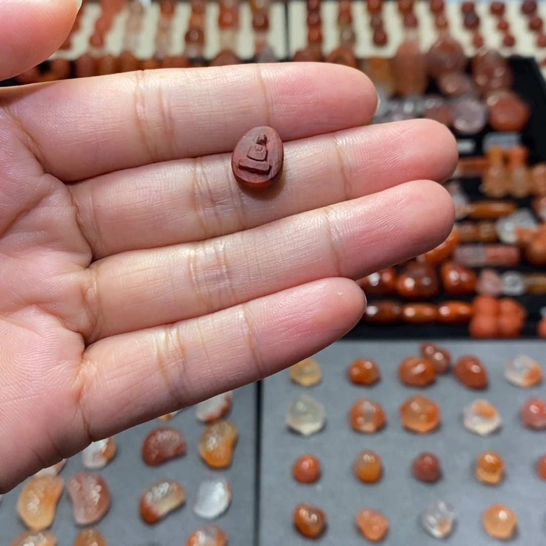 碟****南红玛瑙冰飘未镶嵌无面佛