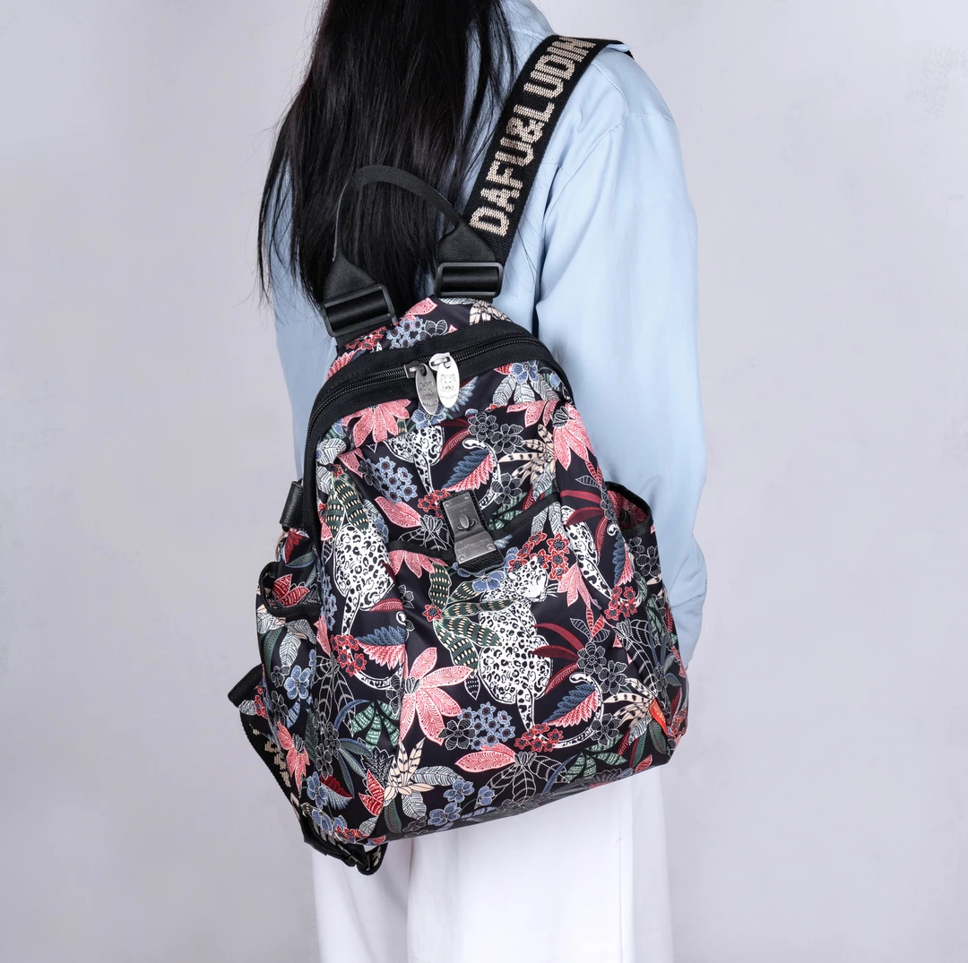 达芙露迪2025夏季新中式防水大容量休闲百搭时尚款多功能女双肩包