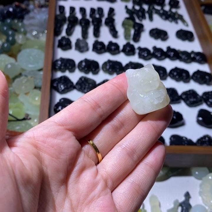 蛇纹石玉合金颈饰