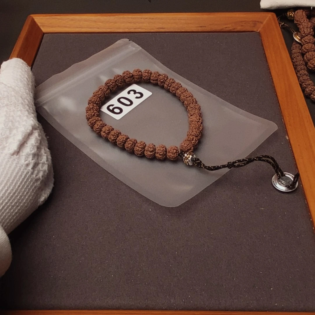 吊坠金刚菩提哦哦哦哦哦哦哦哦哦哦哦