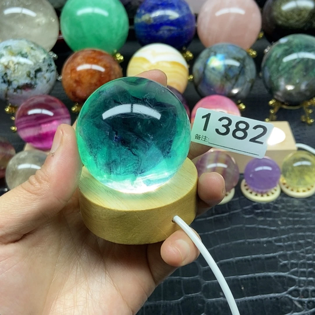 水晶摆件未镶嵌好**宝摆件