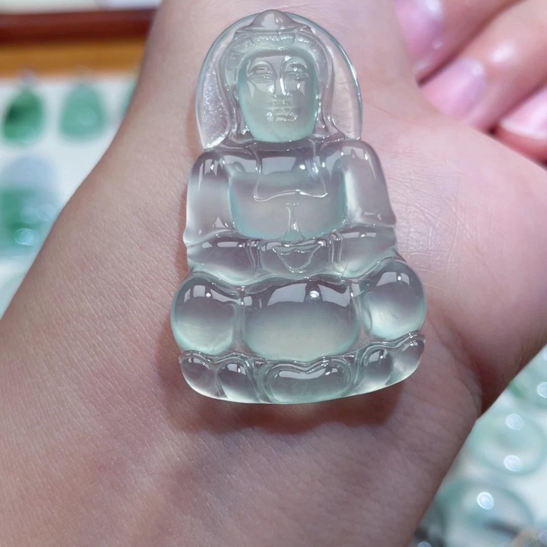 翡翠未镶嵌颈饰观音