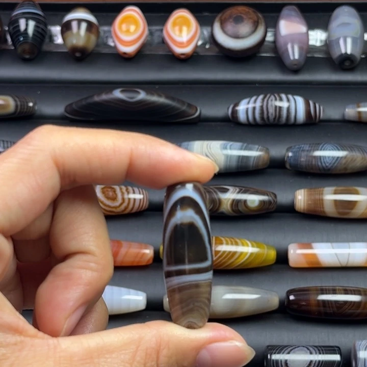 小***莉玛瑙/玉髓未镶嵌颈饰