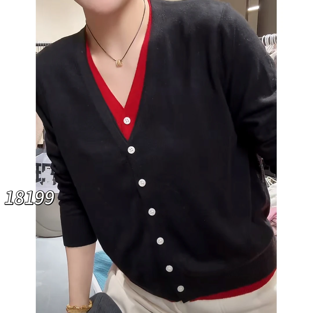 18199（部分无水洗唛介意慎拍）WANGDAN鸡心领撞色假两件针织开衫