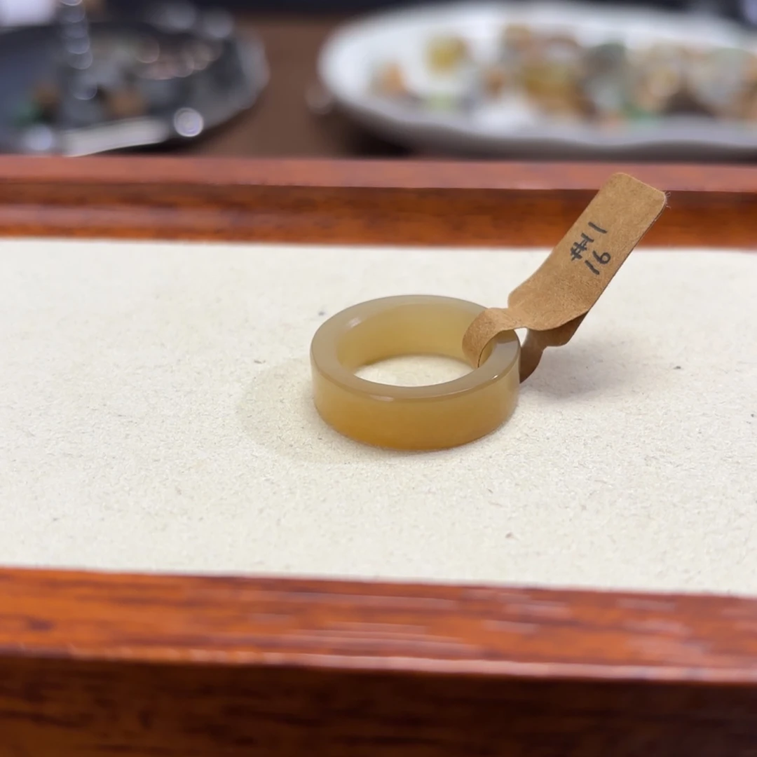 和田玉未镶嵌戒指