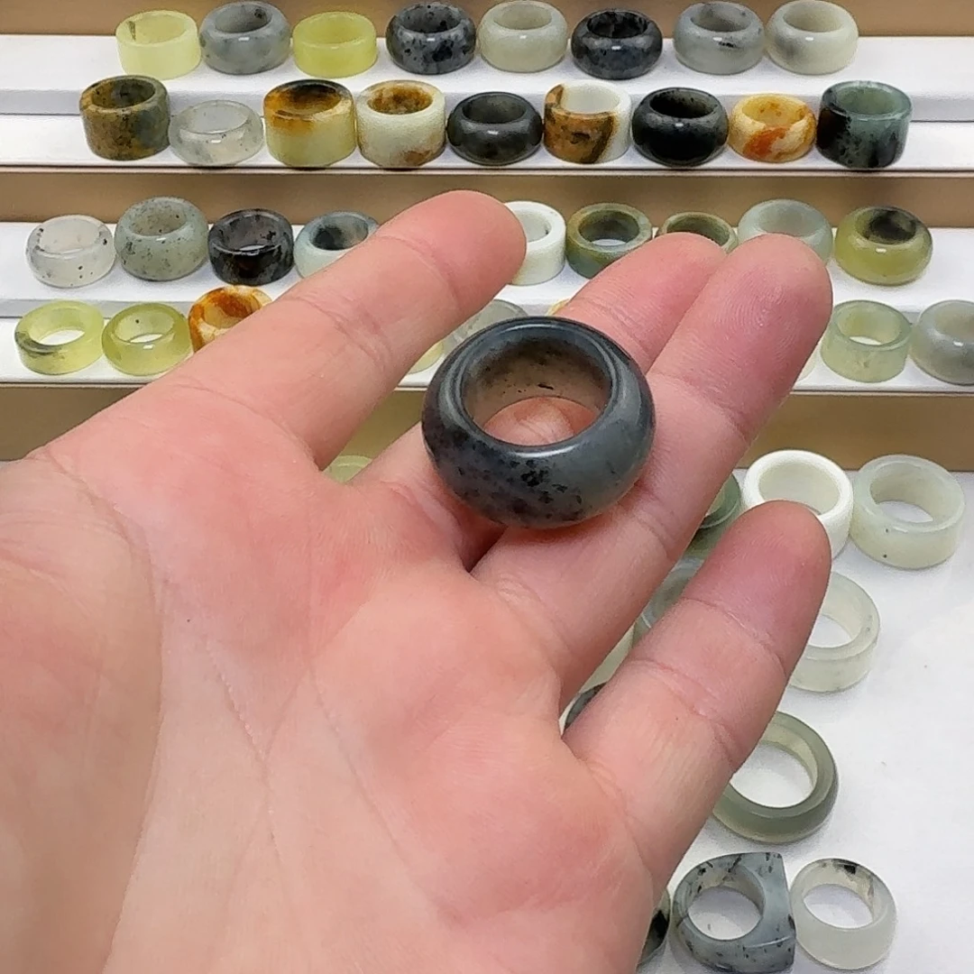 蛇纹石玉未镶嵌戒指