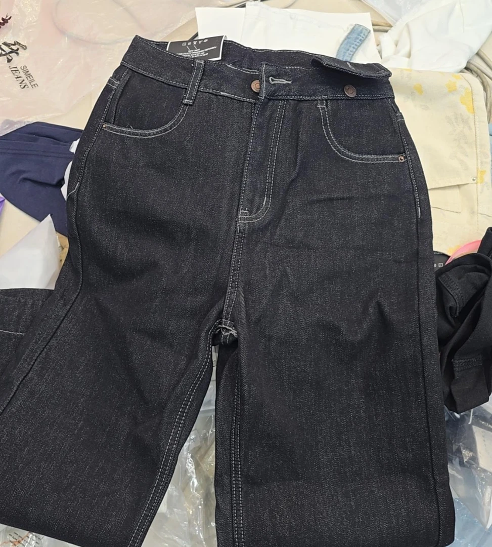 悠米福利加绒黑色牛仔直筒裤