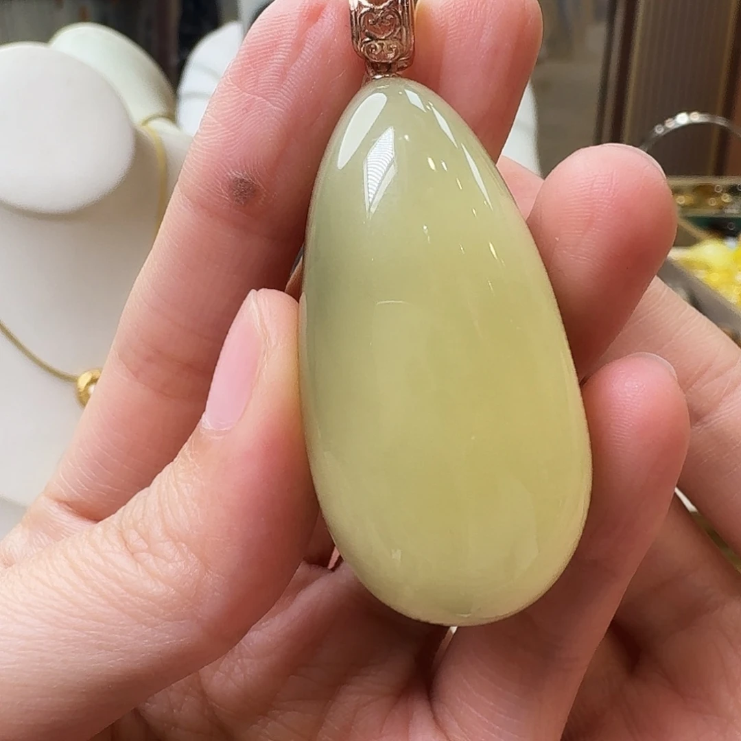 琥珀未镶嵌颈饰吊坠