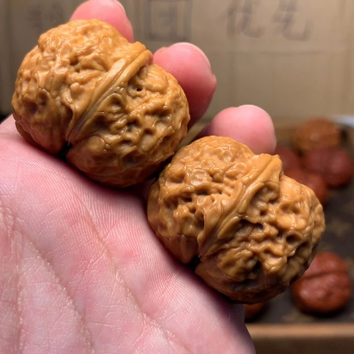 文玩核桃把件38铁锤元宝